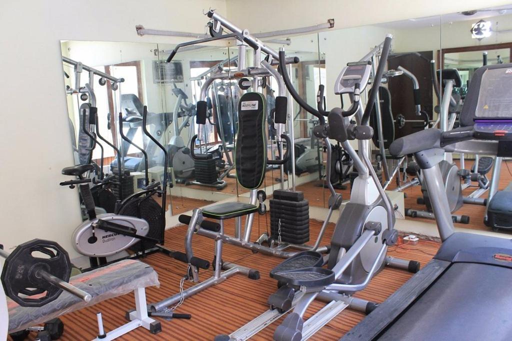 Hotel Aravali Heights Алвар Экстерьер фото