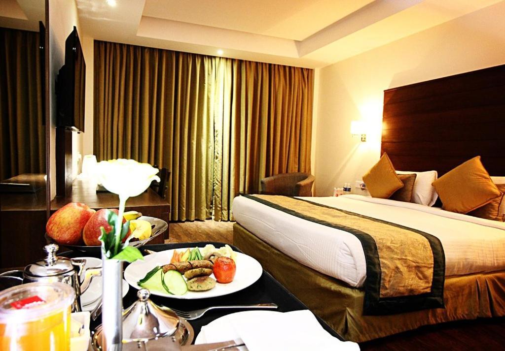 Hotel Aravali Heights Алвар Экстерьер фото