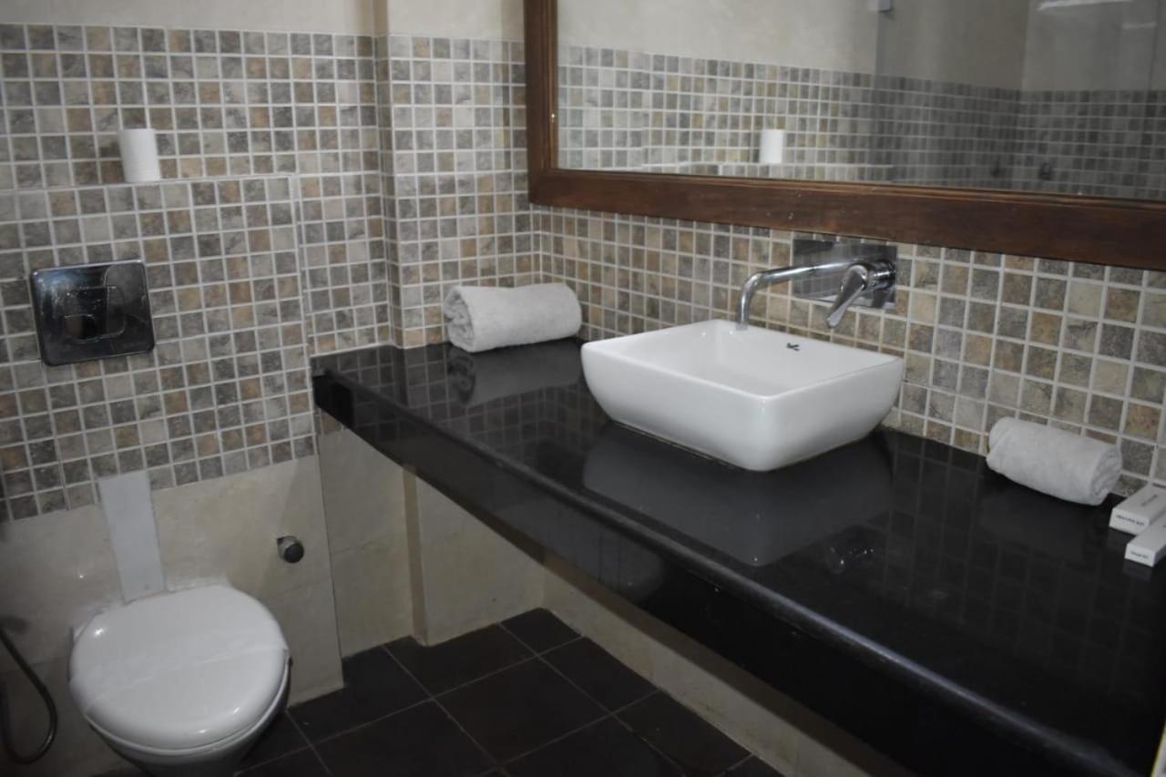 Hotel Aravali Heights Алвар Экстерьер фото