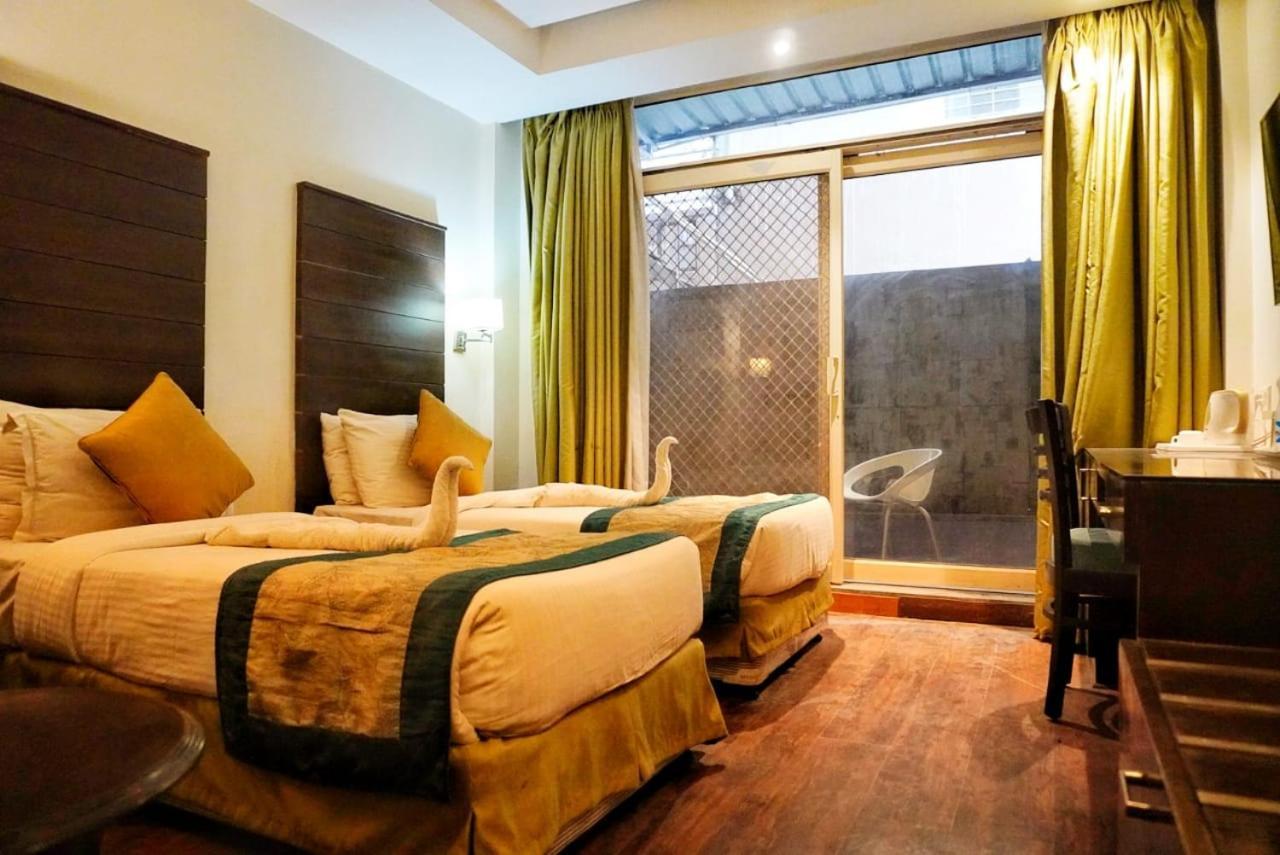 Hotel Aravali Heights Алвар Экстерьер фото
