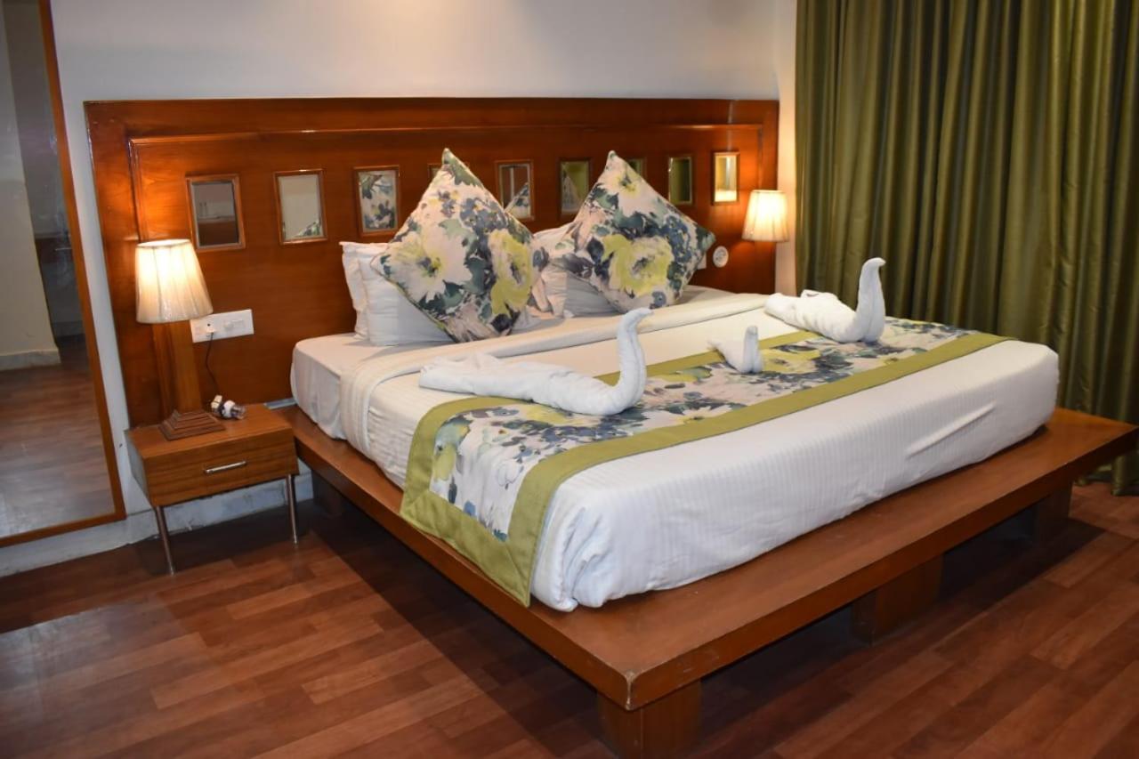 Hotel Aravali Heights Алвар Экстерьер фото